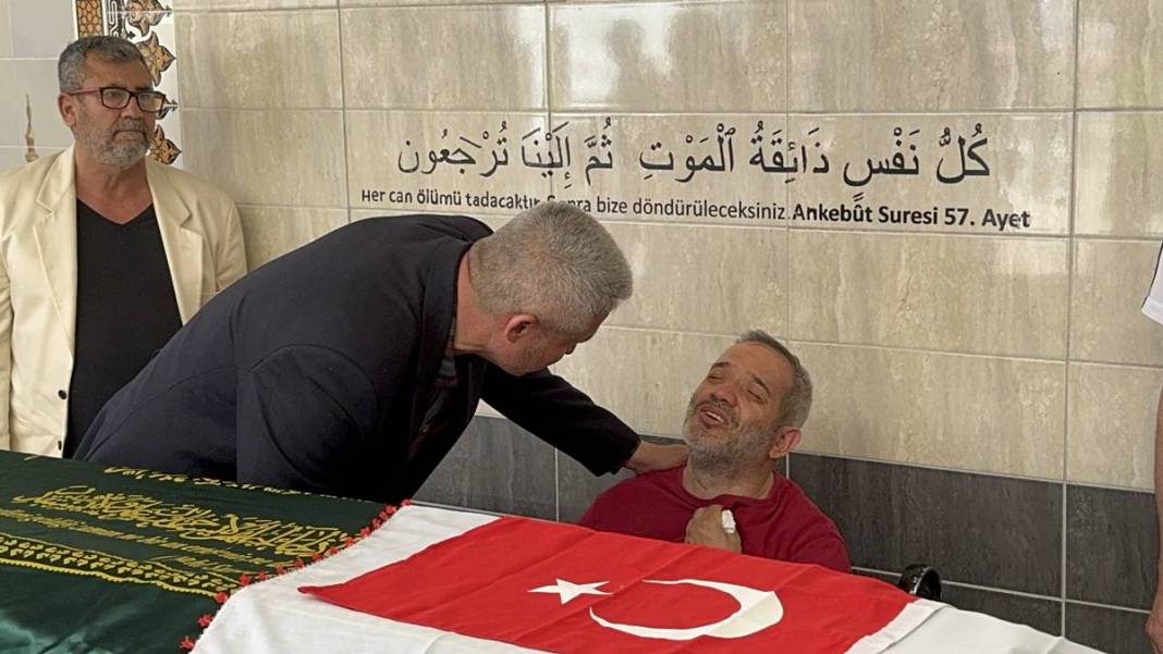 Okulda 'hızlı hamburger yeme' yarışması yapan öğrencilerinden biri yaşamını yitirdi! Ailesi sinir krizleri geçirdi 12